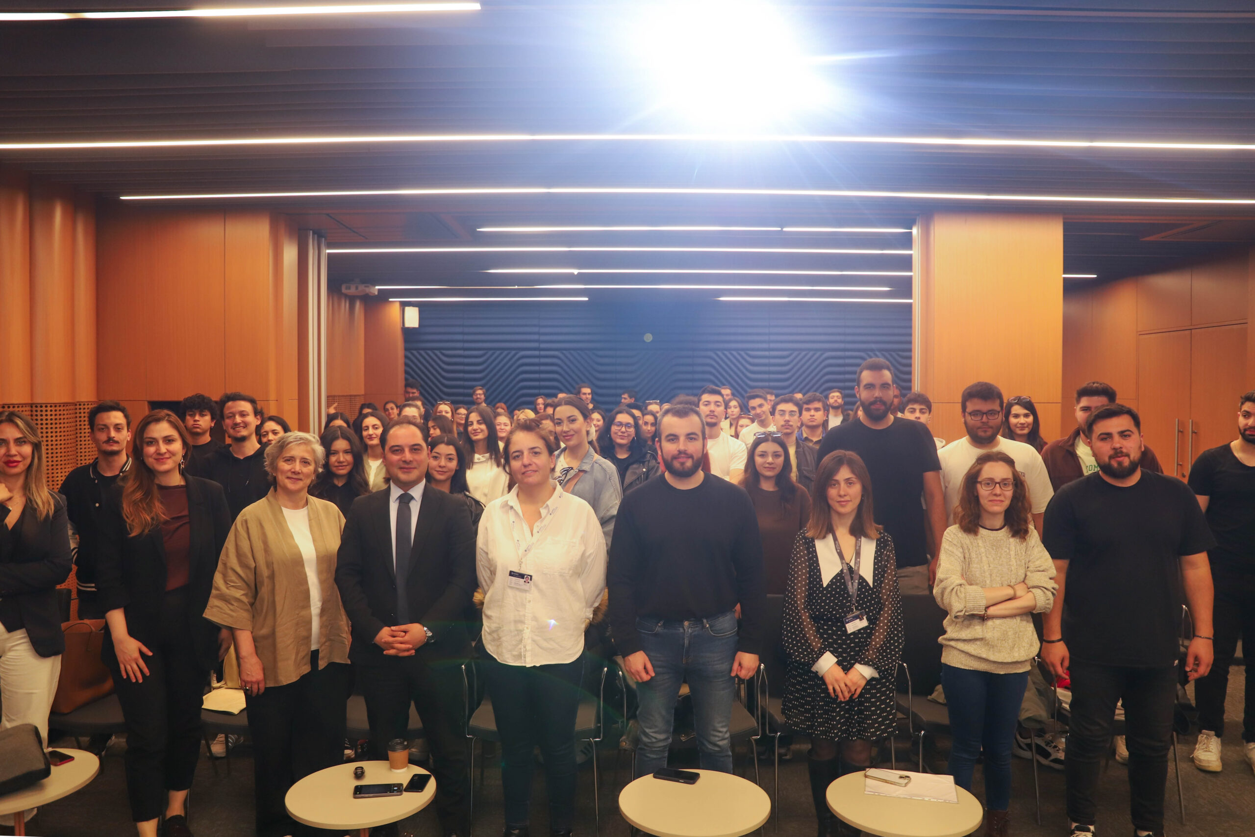 Ankara Medipol Üniversitesi İletişim Fakültesi, "TRT Geleceğin İletişimcileri Yarışması" temalı konferansa ev sahipliği yaptı.