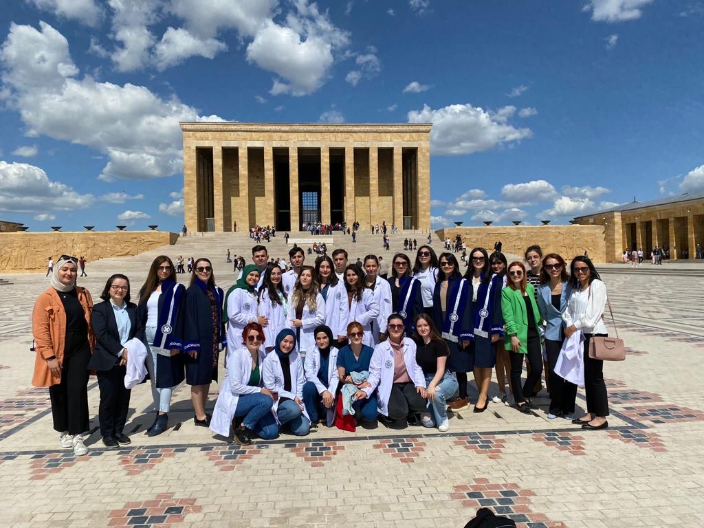 12 Mayıs Hemşireler Günü kapsamında Üniversitemiz tarafından Anıtkabir ziyaretinde bulunduk.