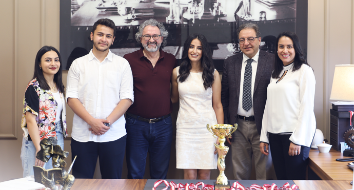 ''II.Medic Games'' Yarışmasına Katılan Öğrencilere Hediyeleri Takdim Edildi